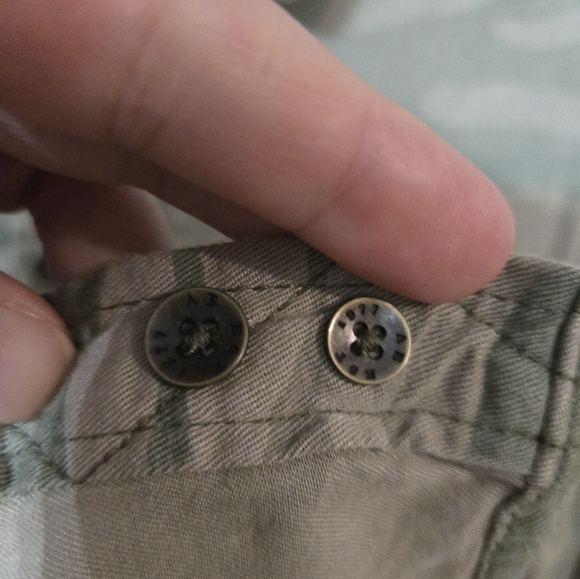 American Eagle Outfitters Camouflage Long Sleeve Button Down Shirt - Picture 7 of 8